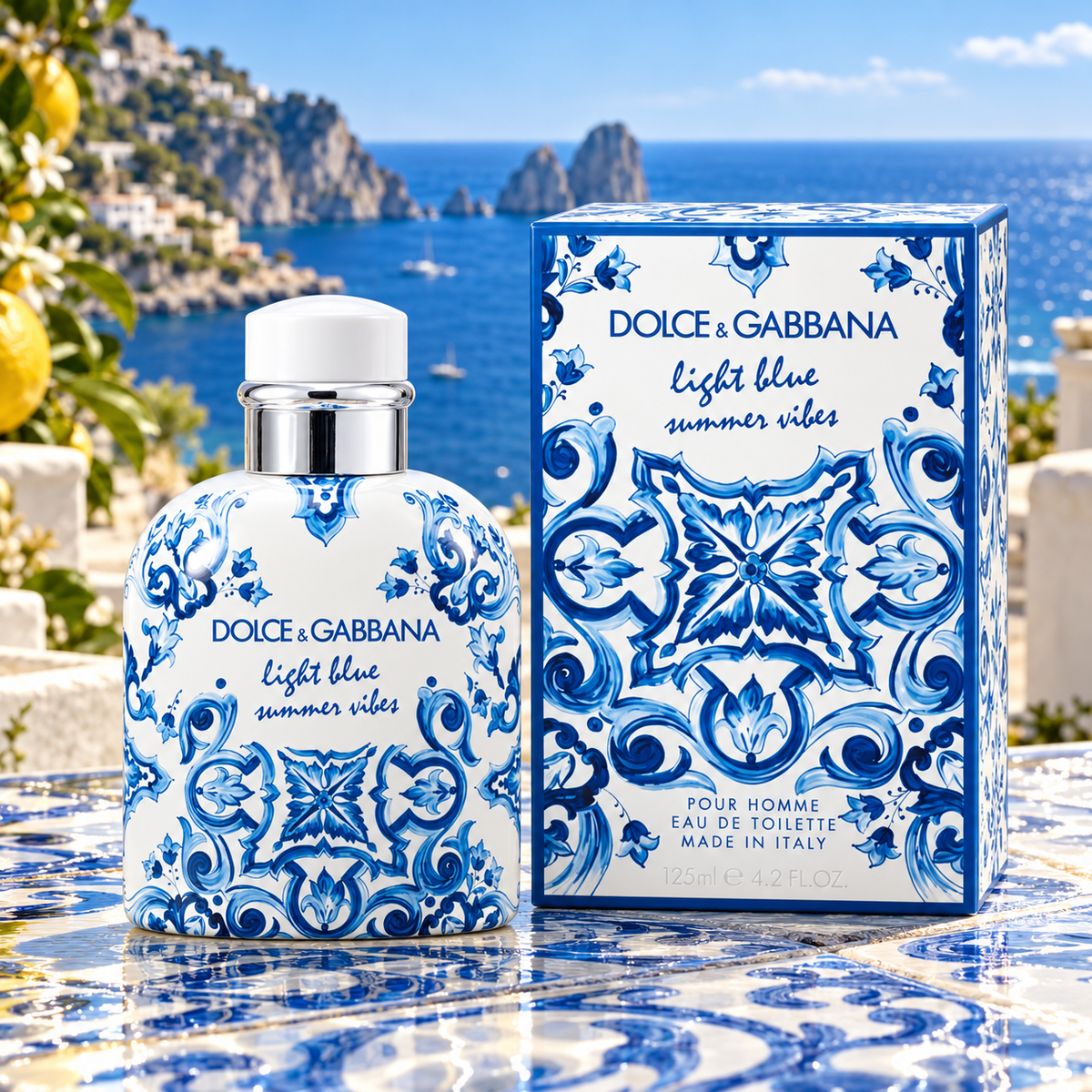 Light Blue Summer Vibes Eau de Toilette 125 ml sobre azulejos azules y reflejos de agua